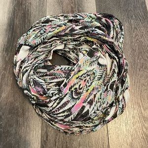 Women’s infinity scarf
